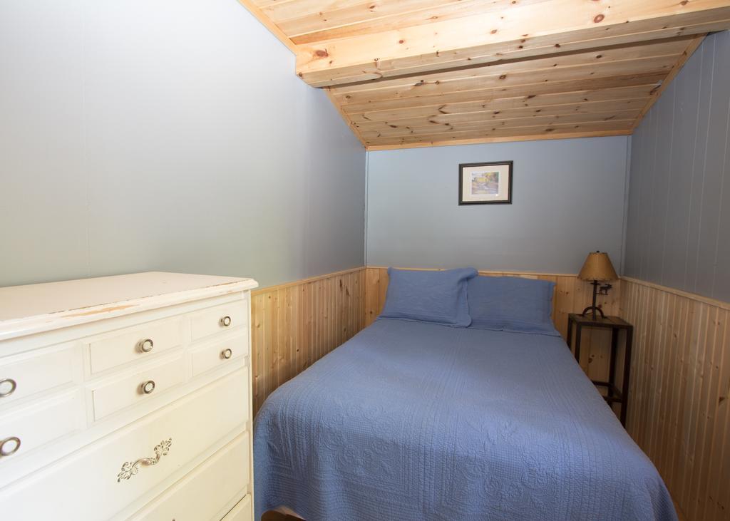 The Pines Cottage Resort Oxtongue Lake エクステリア 写真
