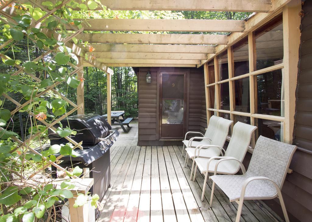 The Pines Cottage Resort Oxtongue Lake エクステリア 写真