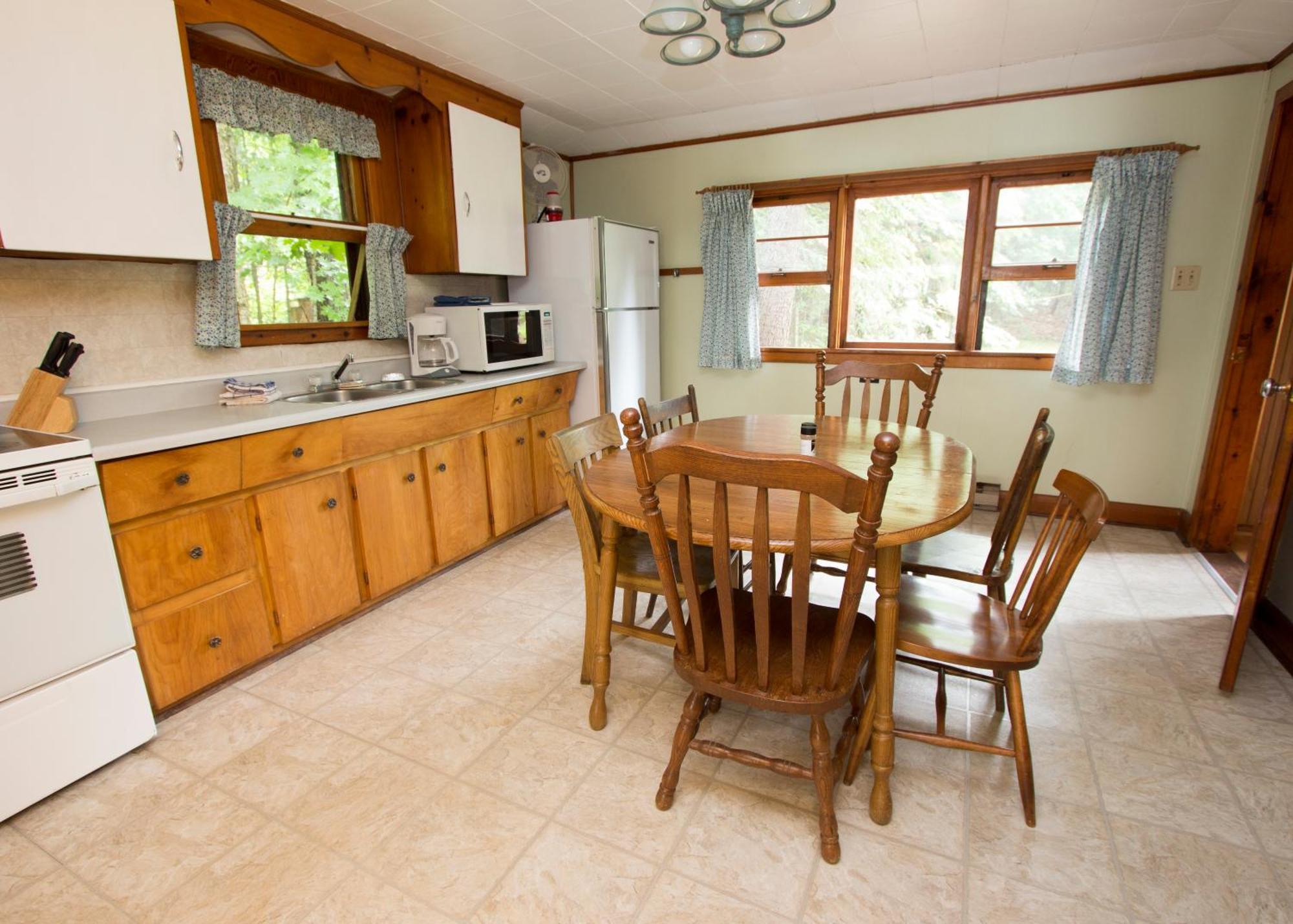 The Pines Cottage Resort Oxtongue Lake エクステリア 写真