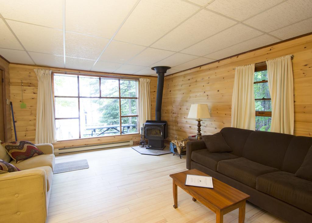 The Pines Cottage Resort Oxtongue Lake エクステリア 写真