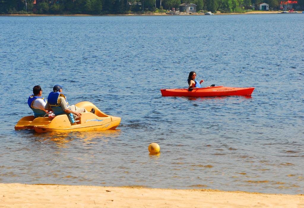 The Pines Cottage Resort Oxtongue Lake エクステリア 写真