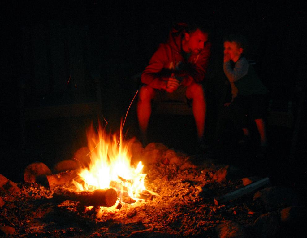 The Pines Cottage Resort Oxtongue Lake エクステリア 写真