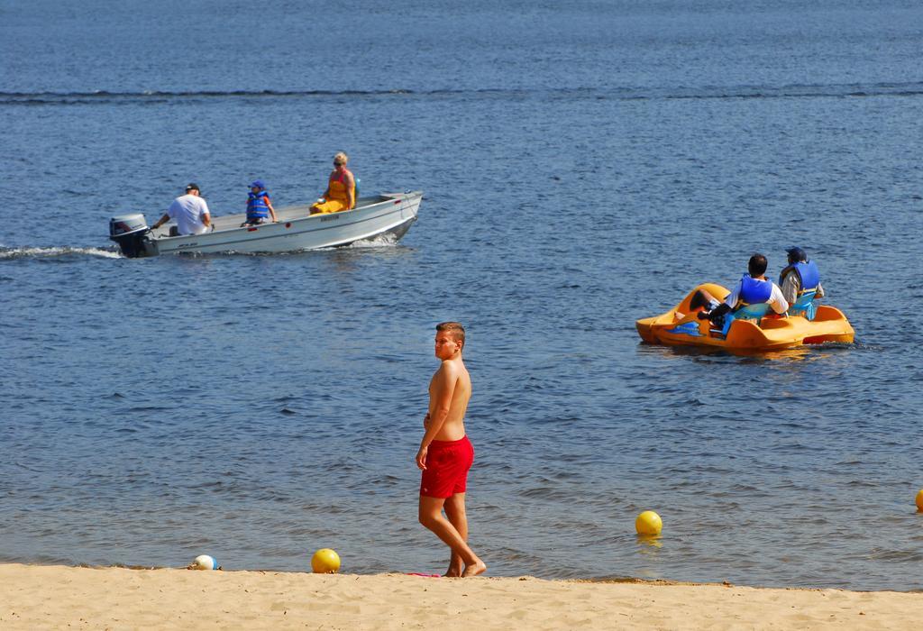 The Pines Cottage Resort Oxtongue Lake エクステリア 写真